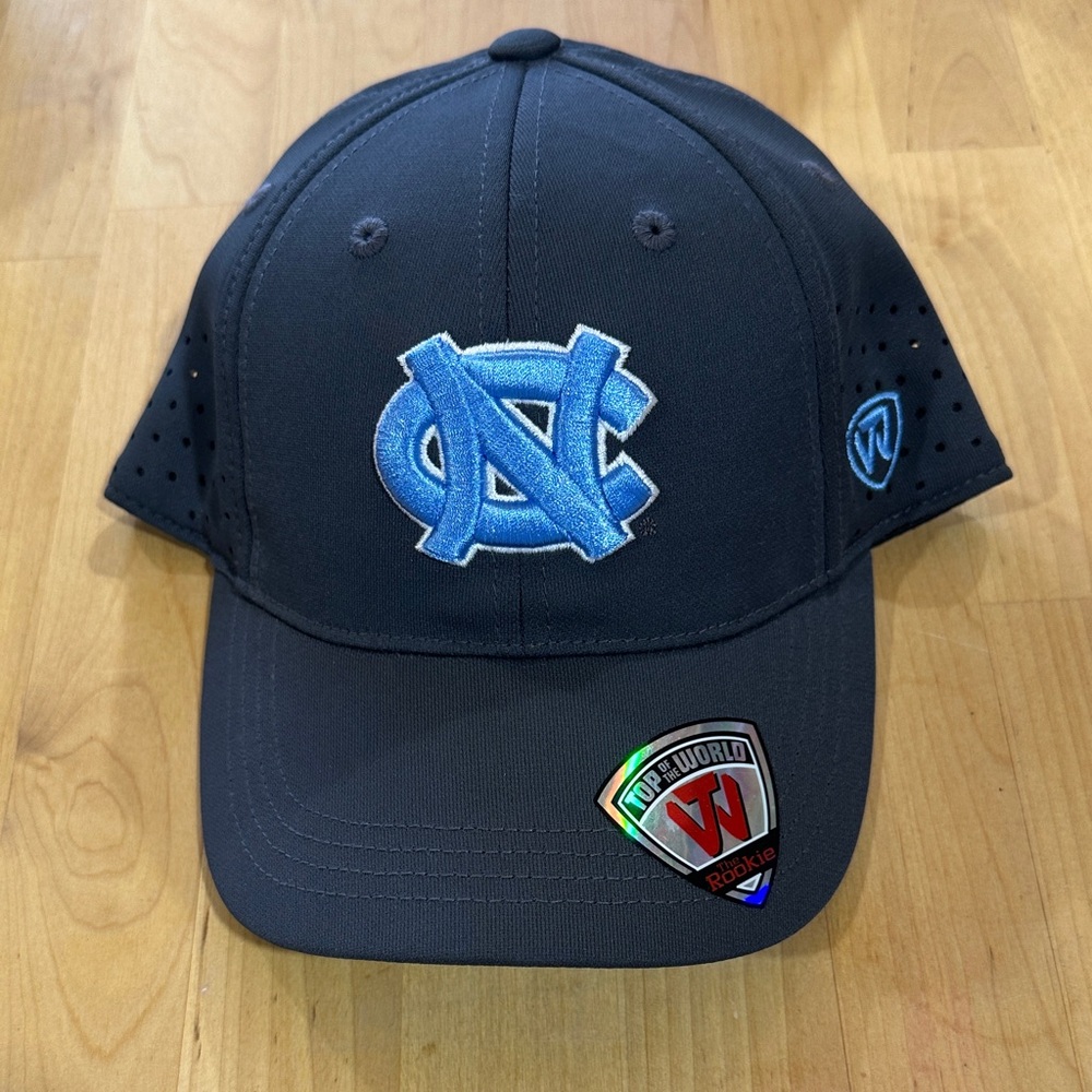 North Carolina Tarheels Grey Cap with Logo